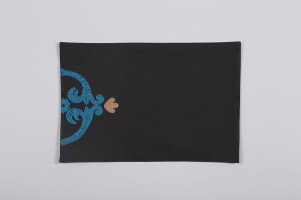 LA`AL Textiles / Table runner - gray ©, pad covers (6pcs) - [en from default] [text/html] : vid 2